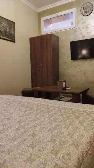 Гостевой дом Liberal Guest House Ереван Стандартный номер с кроватью размера "king-size"-7